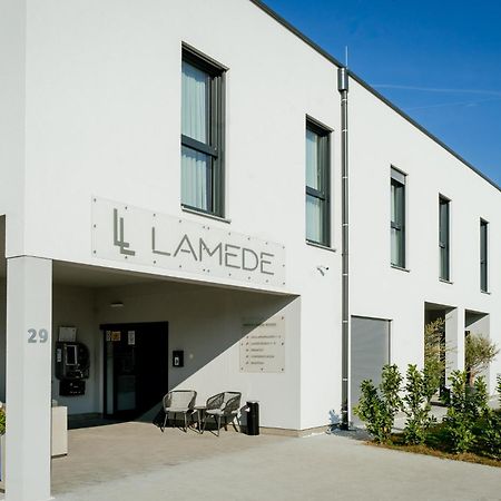 Lamede Self Check-In Hotel วีเนอร์นอยชตัดท์ ภายนอก รูปภาพ