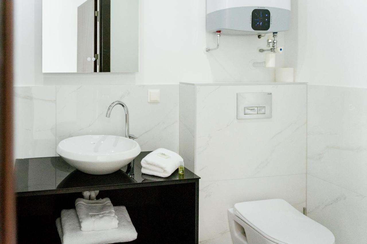 Lamede Self Check-In Hotel วีเนอร์นอยชตัดท์ ภายนอก รูปภาพ