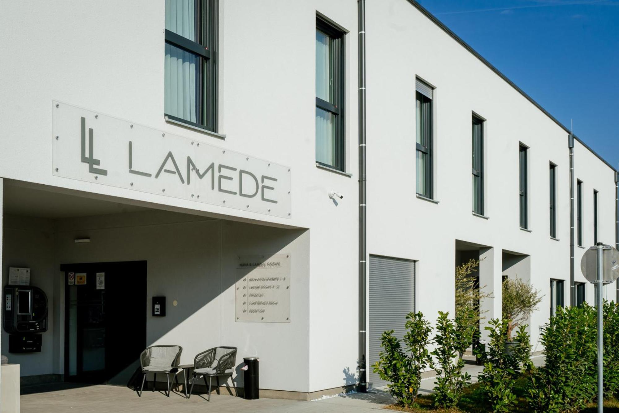 Lamede Self Check-In Hotel วีเนอร์นอยชตัดท์ ภายนอก รูปภาพ